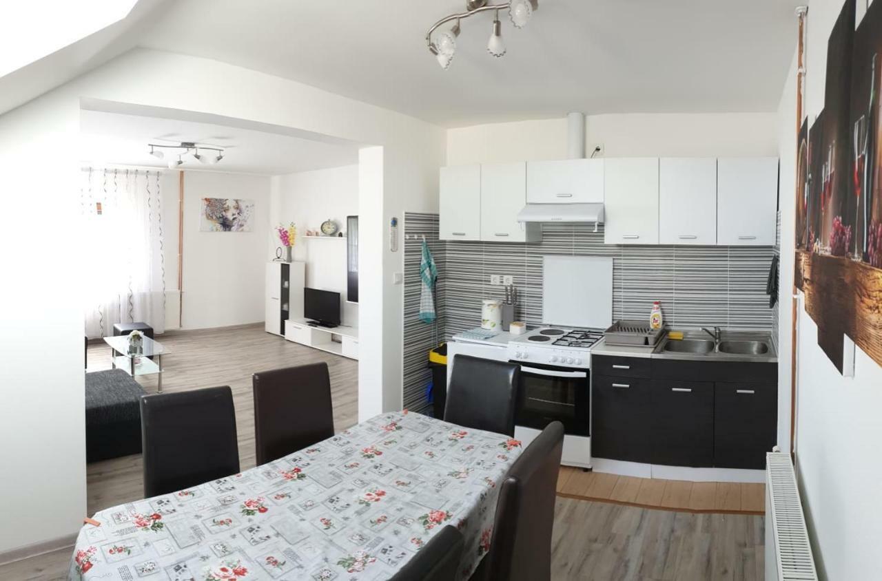 Apartman Majetic Otočac Eksteriør bilde